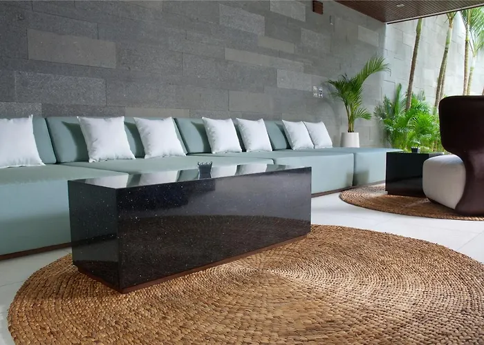 4br Kamis - Minggu