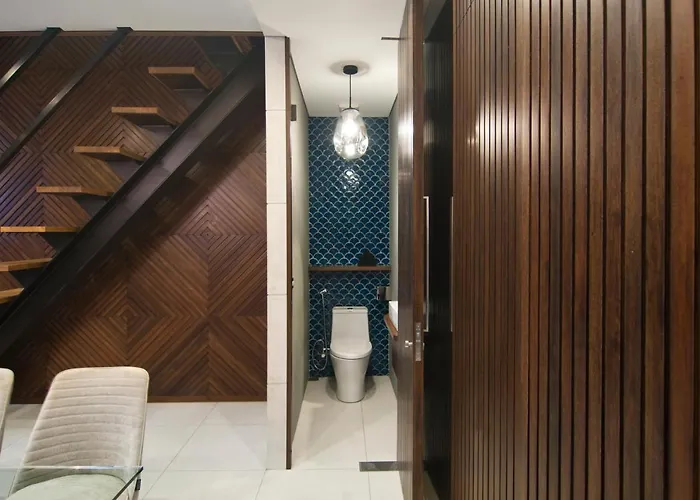 4br Kamis - Minggu